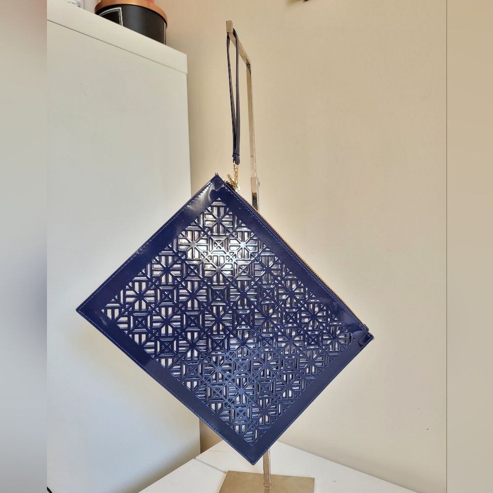 Limited Edition TORY BURCH Pouch Clutch Lace Cut Purse.